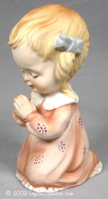 Little Praying Girl Figurine  KW1233